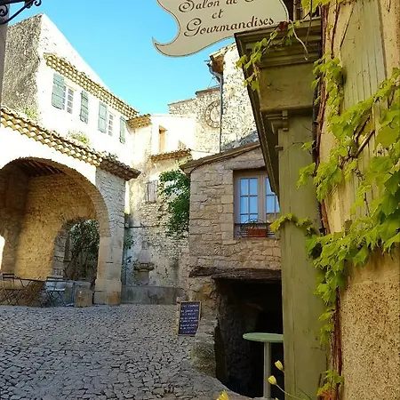 Des Fleurs Nyaraló